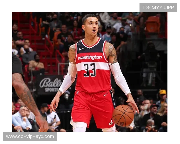 库兹马接连杀向禁区得手,奇才节奏完全带起来 库兹马接连杀向禁区得手,奇才节奏完全带起来